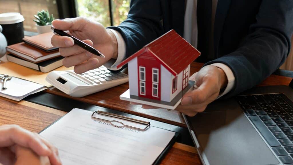 market yourself as a mortgage broker